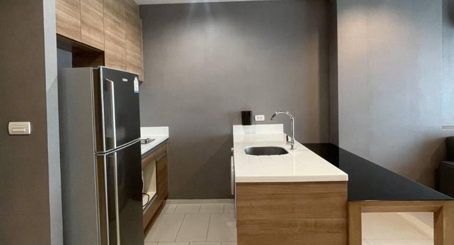 For rent 1 bed condo in Huai Khwang, Bangkok