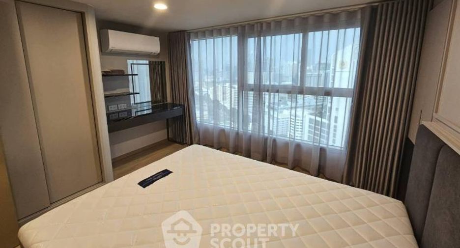 For rent 2 bedrooms condo in Bang Rak, Bangkok