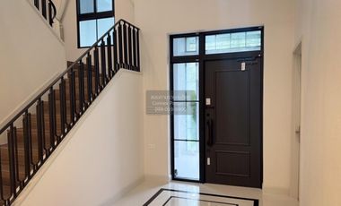 Casa en alquiler de 4 habitaciones en Saphan Sung, Bangkok