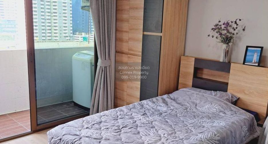 For rent 2 bedrooms condo in Watthana, Bangkok