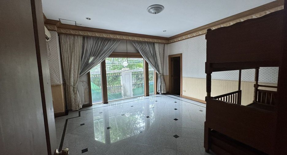 Haus zum Kauf mit 5 Zimmer in Bang Khae, Bangkok