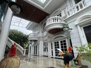 Haus zum Kauf mit 5 Zimmer in Bang Khae, Bangkok