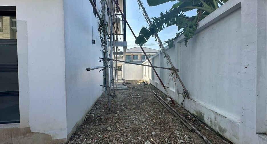 Haus zum Kauf mit 4 Zimmer in Bang Khae, Bangkok