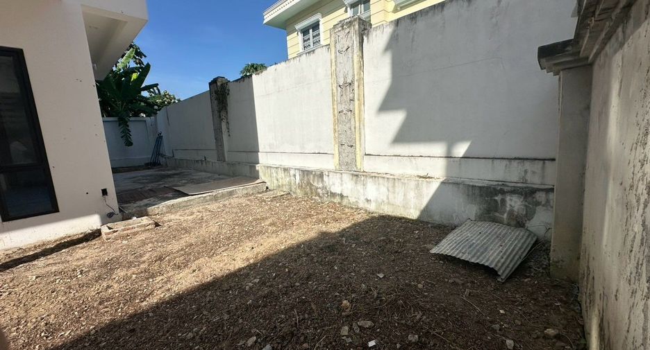 Haus zum Kauf mit 4 Zimmer in Bang Khae, Bangkok