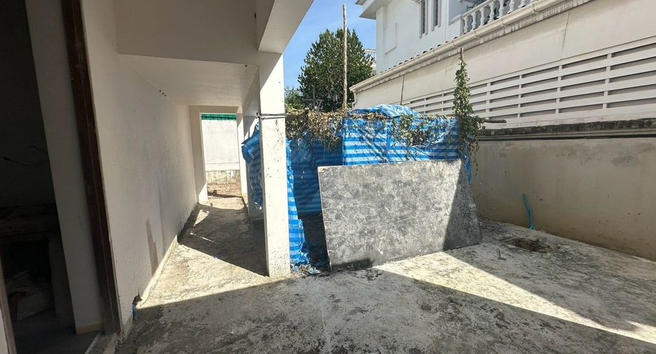 Haus zum Kauf mit 4 Zimmer in Bang Khae, Bangkok