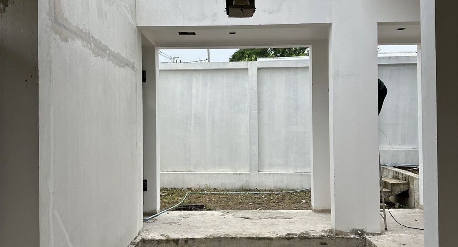 Haus zum Kauf mit 4 Zimmer in Bang Khae, Bangkok