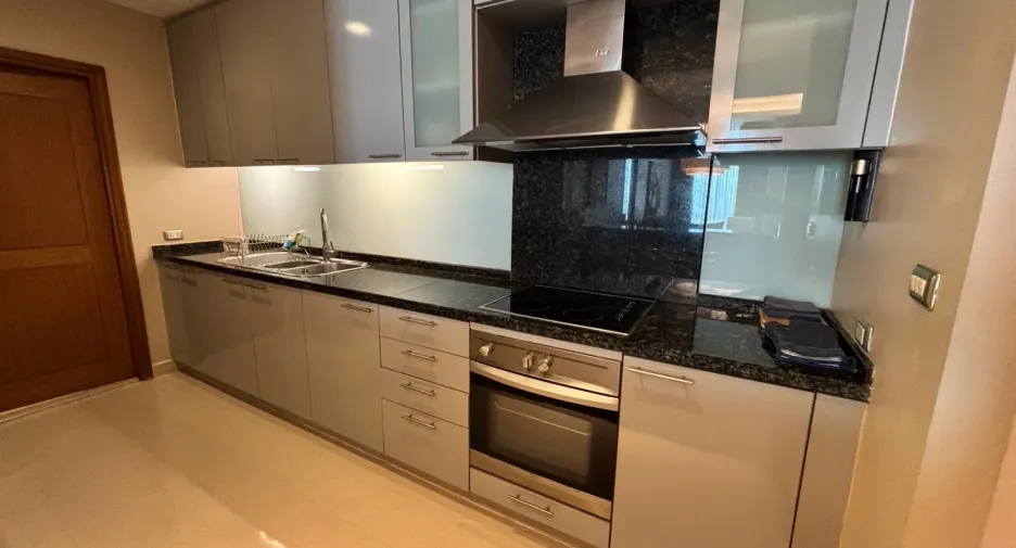 For rent 2 ベッドルーム apartment in Sathon, Bangkok