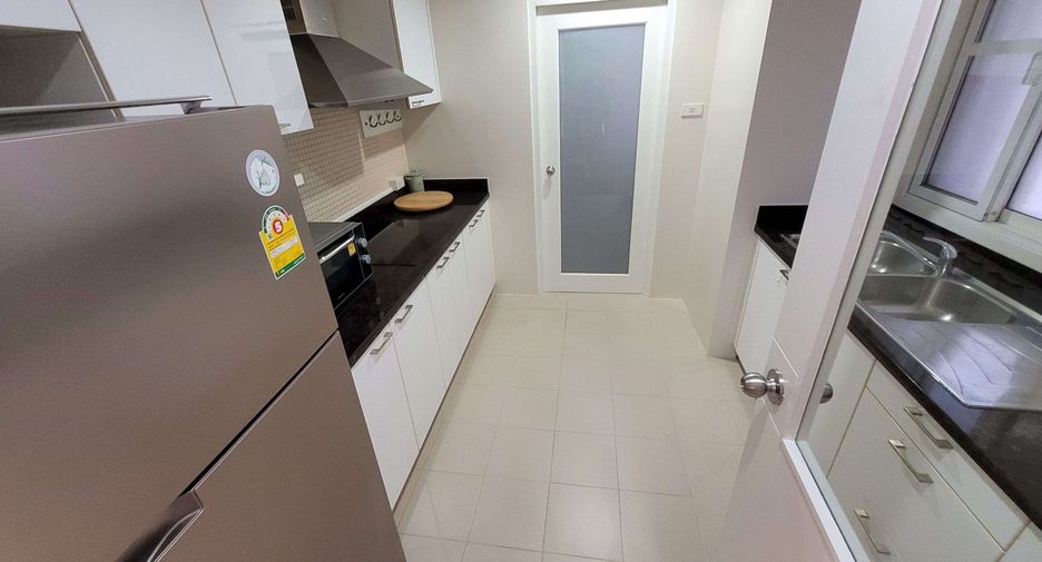 For rent 3 bedrooms condo in Khlong Toei, Bangkok