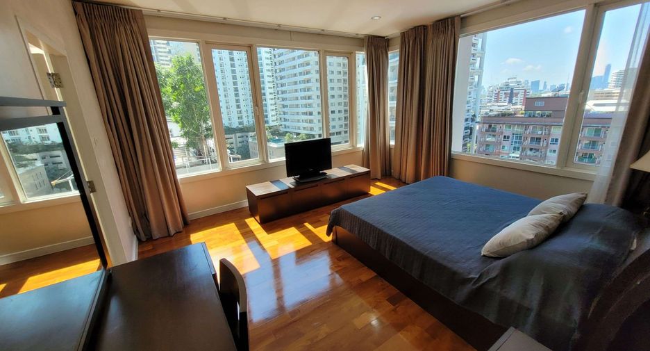 For rent 3 bedrooms condo in Khlong Toei, Bangkok