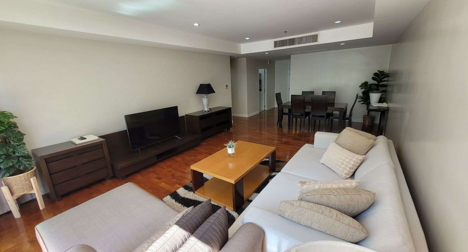 For rent 3 bedrooms condo in Khlong Toei, Bangkok