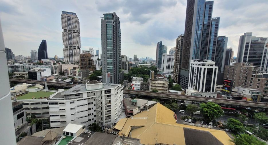 À louer 3 chambres condo à Khlong Toei, Bangkok