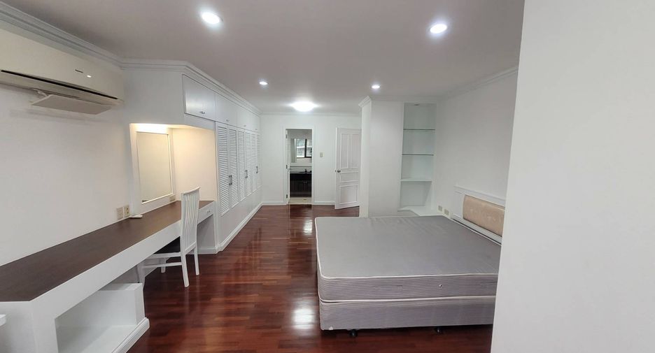 À louer 3 chambres condo à Khlong Toei, Bangkok