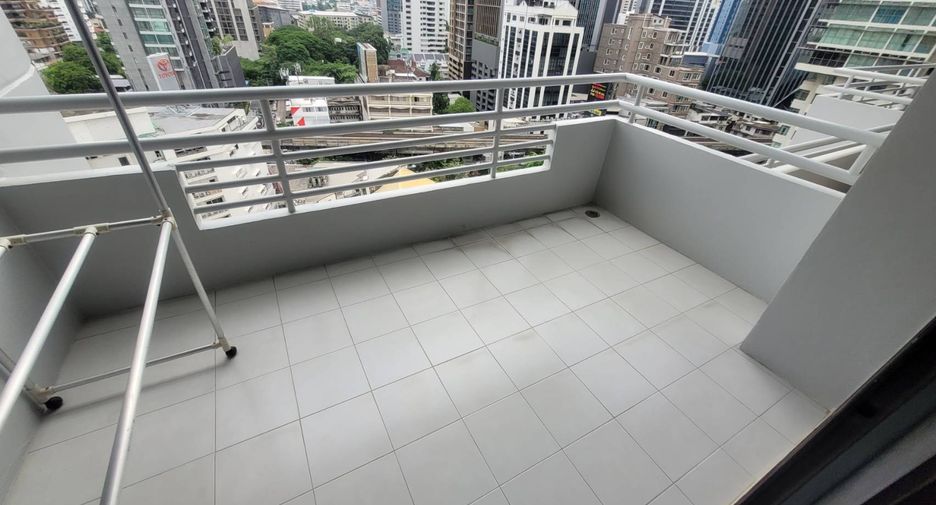 À louer 3 chambres condo à Khlong Toei, Bangkok