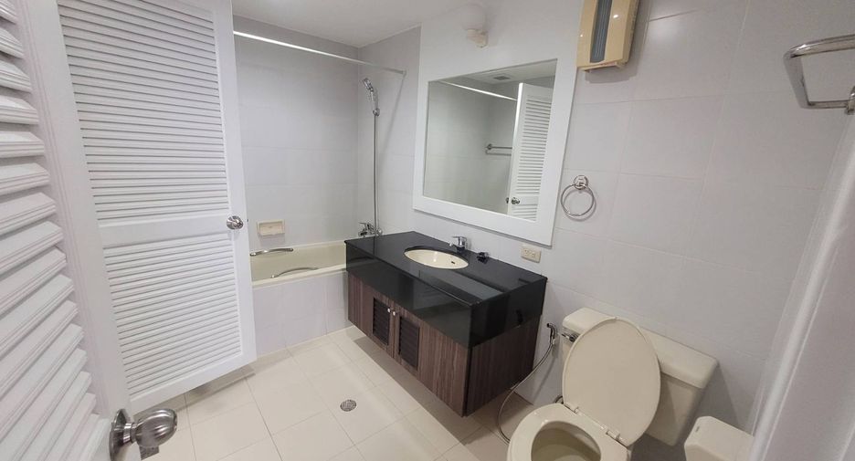 À louer 3 chambres condo à Khlong Toei, Bangkok