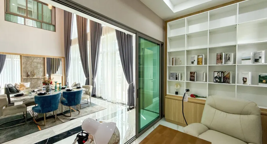 Villa en venta de 5 habitaciones en Bang Lamung, Chonburi