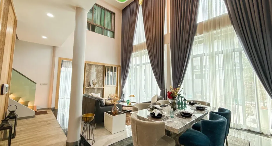 Villa en venta de 5 habitaciones en Bang Lamung, Chonburi