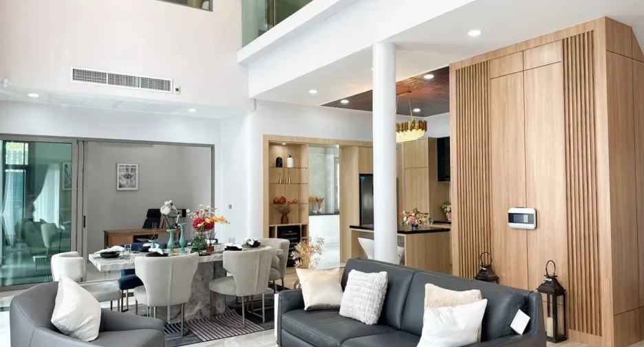 Villa en venta de 5 habitaciones en Bang Lamung, Chonburi