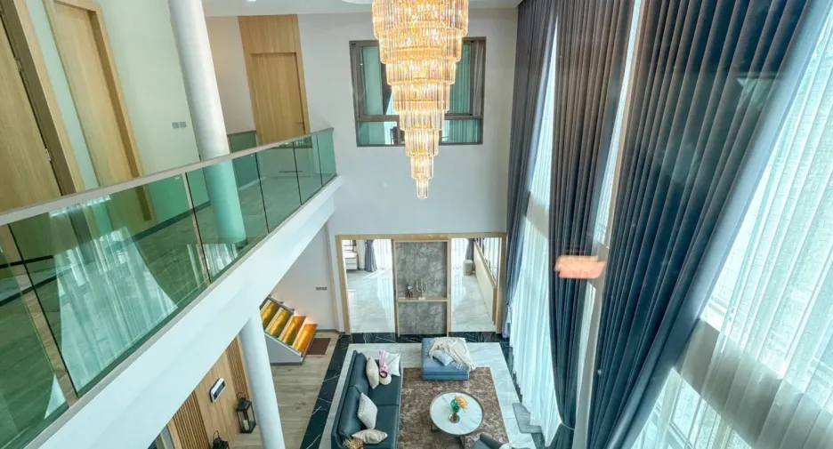 Villa en venta de 5 habitaciones en Bang Lamung, Chonburi