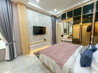 Villa en venta de 5 habitaciones en Bang Lamung, Chonburi