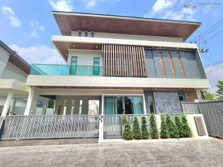 Villa en venta de 5 habitaciones en Bang Lamung, Chonburi