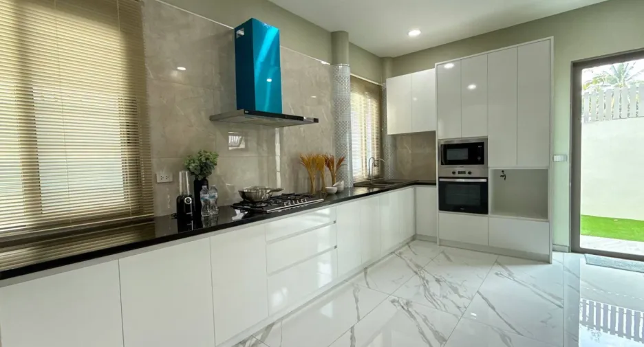 Villa en venta de 5 habitaciones en Bang Lamung, Chonburi