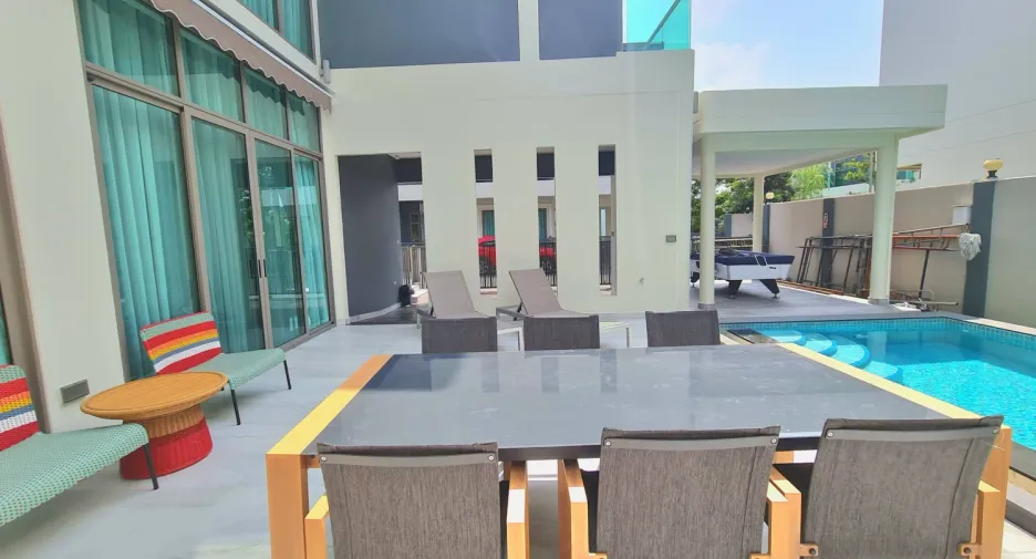 Villa en venta de 5 habitaciones en Bang Lamung, Chonburi
