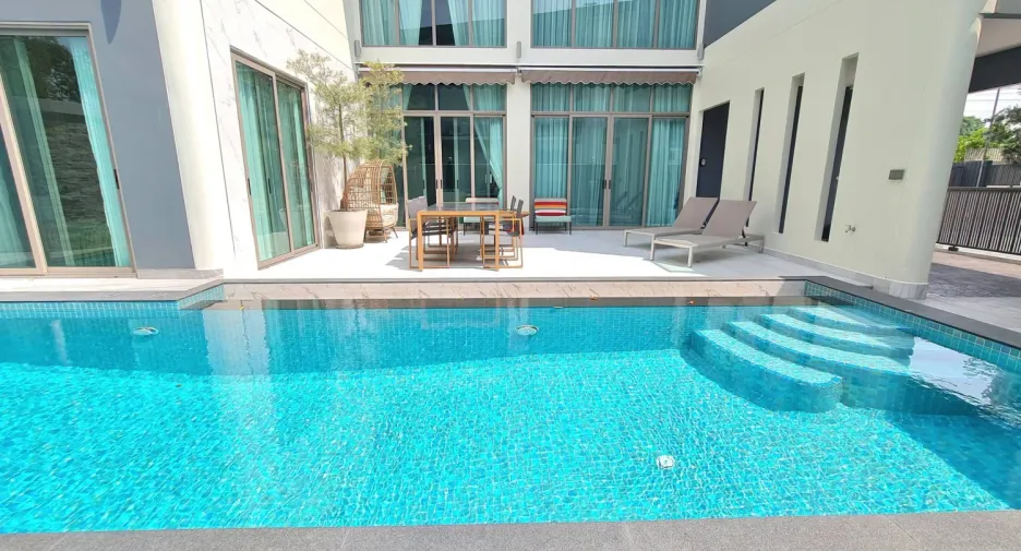 Villa en venta de 5 habitaciones en Bang Lamung, Chonburi