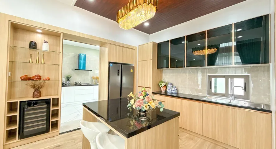 Villa en venta de 5 habitaciones en Bang Lamung, Chonburi