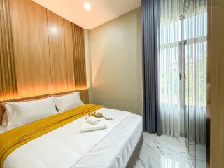 Villa en venta de 5 habitaciones en Bang Lamung, Chonburi