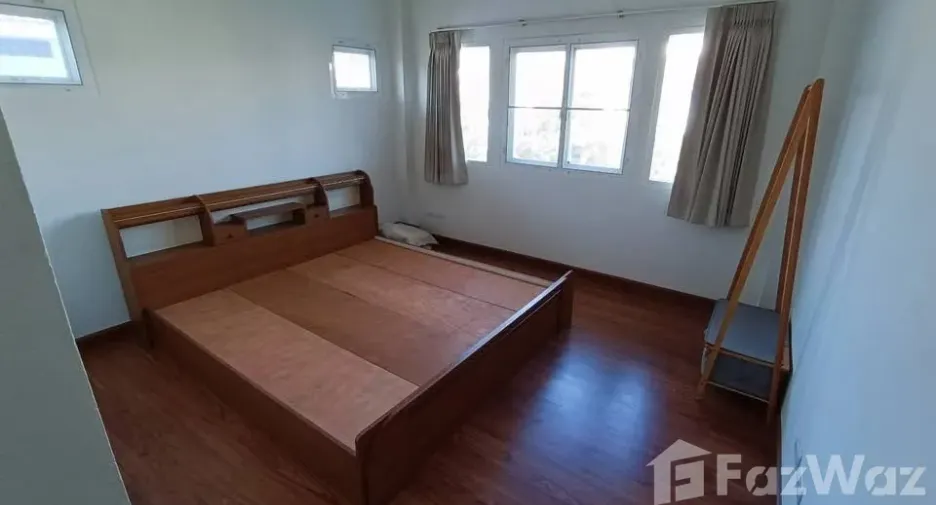 Casa en venta de 4 habitaciones en San Sai, Chiang Mai