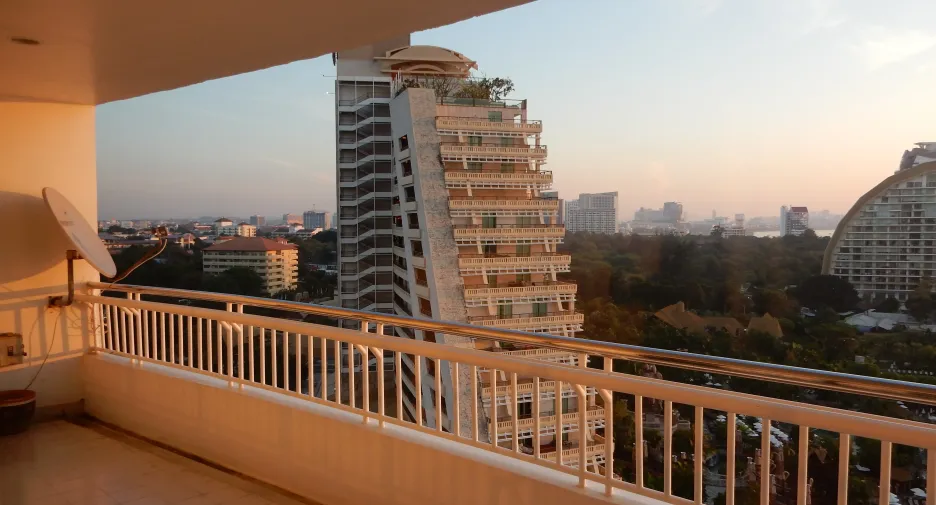 For sale 2 bedrooms condo in Bang Lamung, Chonburi