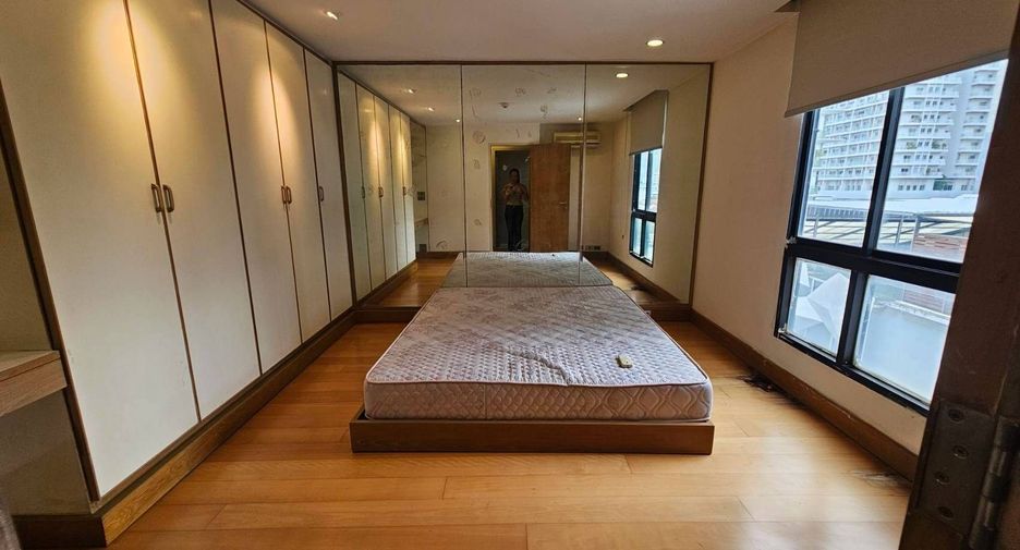 À vendre 2 chambres condo à Watthana, Bangkok