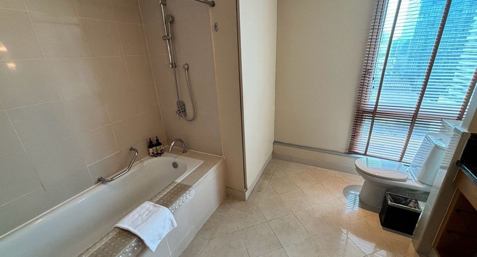 For rent 3 ベッドルーム apartment in Sathon, Bangkok