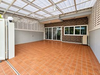 For rent 3 bedrooms townhouse in Phra Khanong, Bangkok
