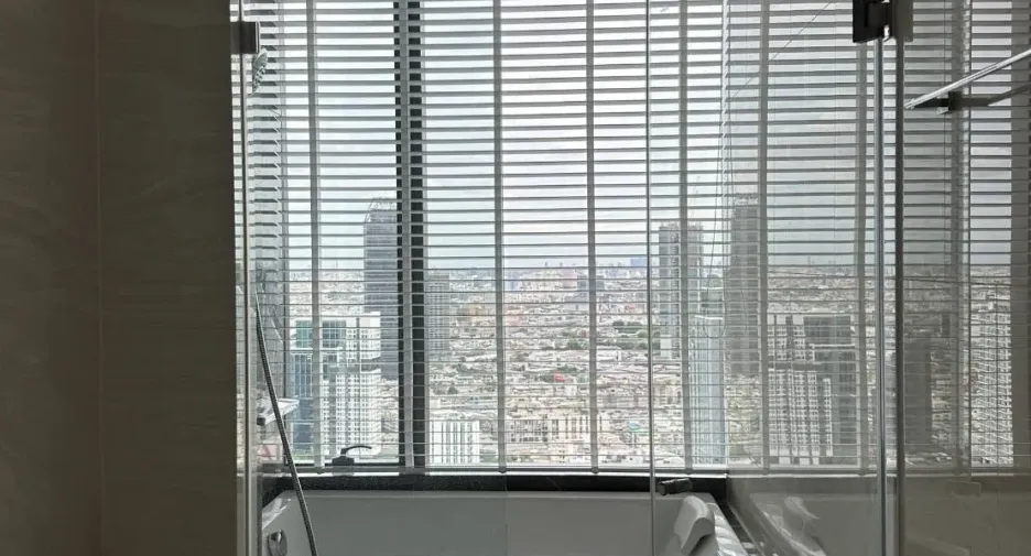 Wohnung zur Miete mit 2 Zimmer in Bang Rak, Bangkok
