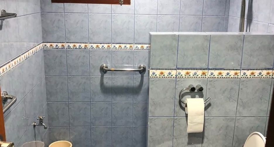 For rent 5 bedrooms house in Bang Na, Bangkok