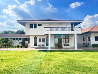 For rent 5 bedrooms house in Bang Na, Bangkok