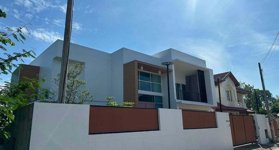 Casa en venta de 4 habitaciones en Saraphi, Chiang Mai