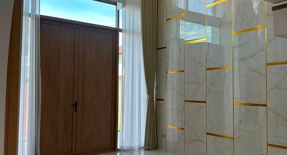 Casa en venta de 4 habitaciones en Saraphi, Chiang Mai