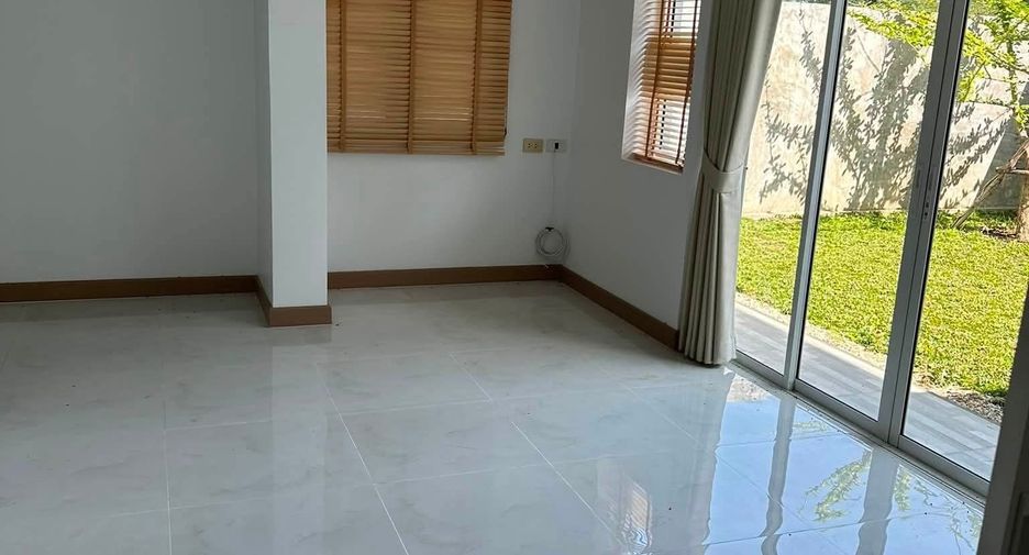 Casa en venta de 4 habitaciones en Saraphi, Chiang Mai