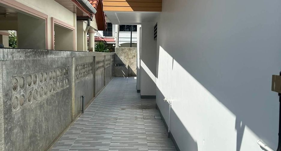 Casa en venta de 4 habitaciones en Saraphi, Chiang Mai