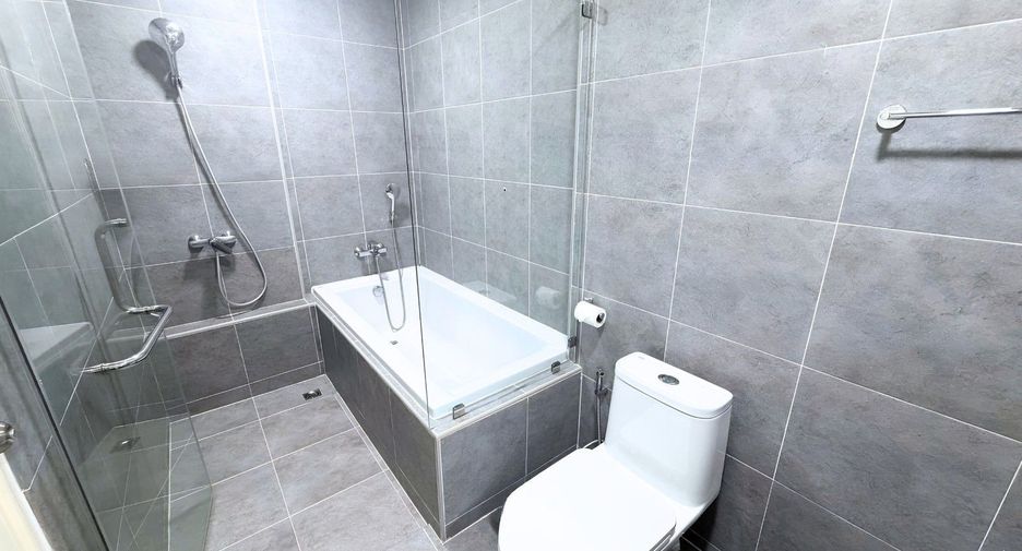 For rent 2 ベッドルーム condo in Watthana, Bangkok