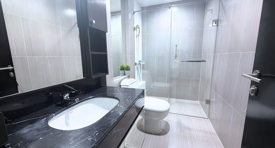 For rent 2 ベッドルーム condo in Watthana, Bangkok