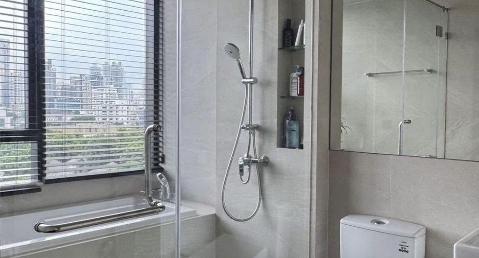 For rent 2 bedrooms condo in Khlong Toei, Bangkok