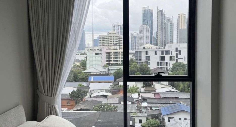 For rent 2 bedrooms condo in Khlong Toei, Bangkok