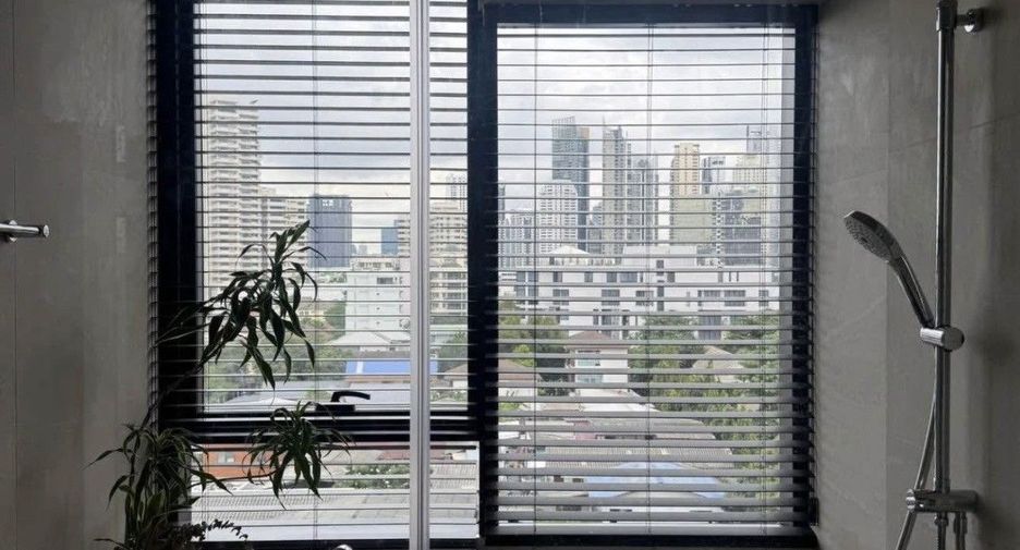 For rent 2 bedrooms condo in Khlong Toei, Bangkok