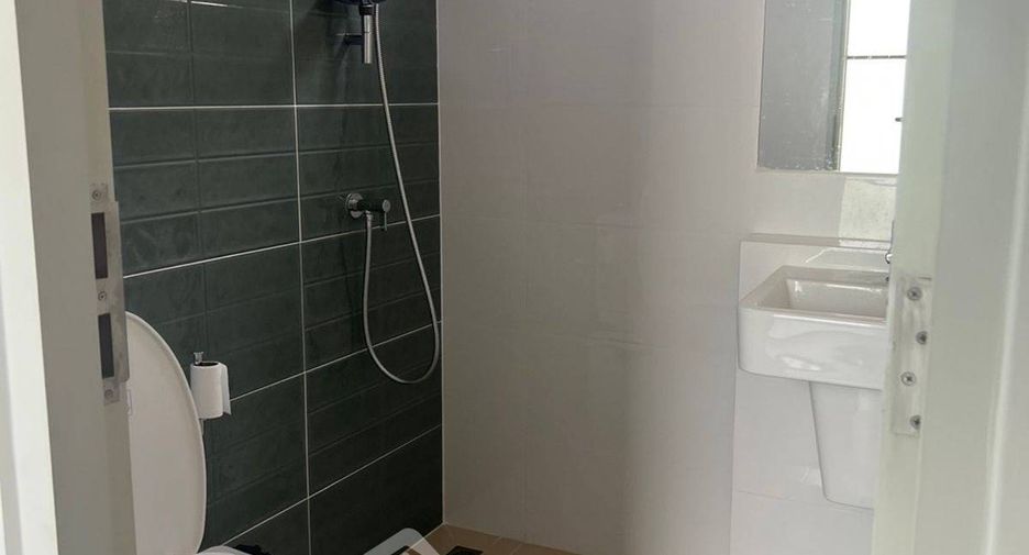 Casa en venta de 4 habitaciones en Lat Krabang, Bangkok