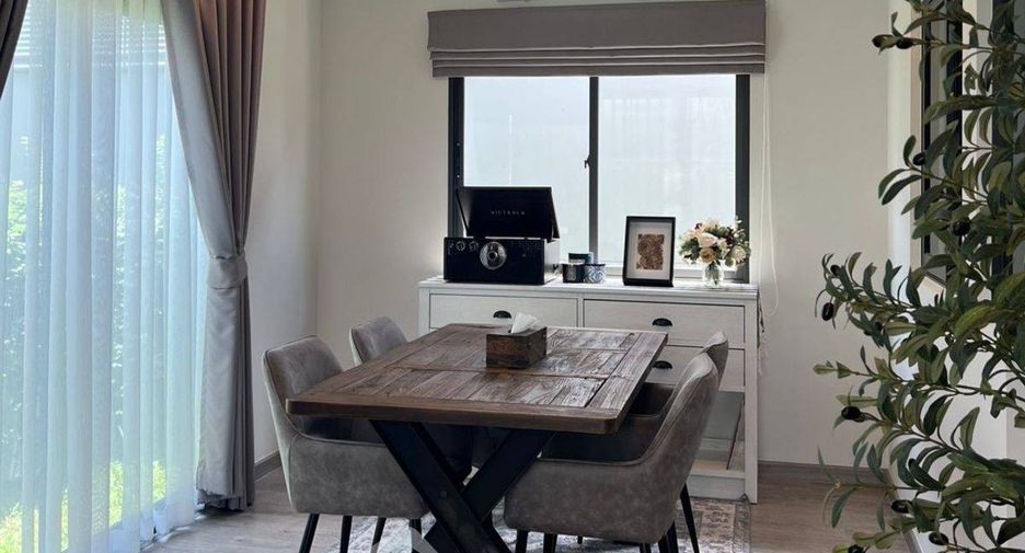 Casa en venta de 4 habitaciones en Lat Krabang, Bangkok