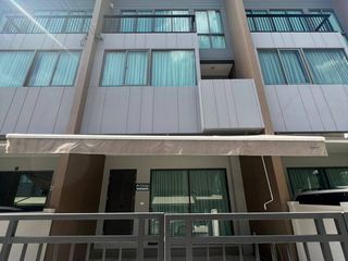 For rent and for sale 2 bedrooms townhouse in Saphan Sung, Bangkok