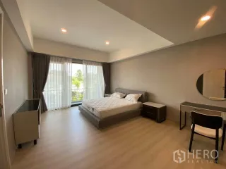 For rent 3 bedrooms townhouse in Saphan Sung, Bangkok